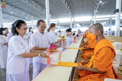 ภาพ No.102414:พิธีถวายอุปกรณ์ทำความสะอาด ณ บ้านแก้วเรือนทองคุณยายอาจารย์ฯ วัดพระธรรมกาย วันเสาร์ที่ 16 ธันวาคม พ.ศ. 2566