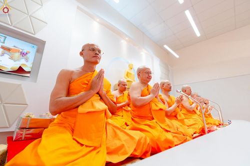 ภาพ No.260645:วันอาทิตย์ที่ 19 ตุลาคม พ.ศ. 2568 พิธีทอดกฐิน วัดพระธรรมกายสตอกโฮล์ม ประเทศสวีเดน 