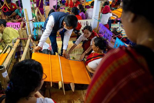 ภาพ No.98628:พิธีทอดกฐินสมทบวัดกัลยาณมิตรต่างประเทศ ณ วัดราชบัณนะวิหาร เมืองรังกามาติ ประเทศบังกลาเทศ วันศุกร์ที่ 24 พฤศจิกายน พ.ศ. 2566