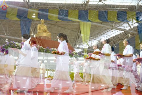ภาพ No.150116:พิธีทอดผ้าป่าสมทบกฐินวัดพระธรรมกาย และสมทบกฐิน 30,000 วัดทั่วไทย ครั้งที่ 1 เนื่องในวันธรรมชัย 27 สิงหาคม พ.ศ.2567 ณ สภาธรรมกายสากล วัดพระธรรมกาย