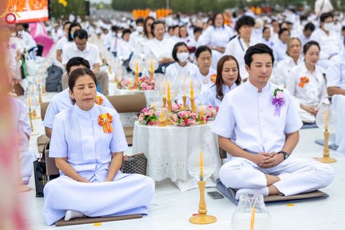 ภาพ No.118204:พิธีจุดประทีปถวายเป็นพุทธบูชา และบูชาธรรมมหาปูชนียาจารย์ พระมงคลเทพมุนี(สด จนฺทสโร) วันที่ 24 มกราคม พ.ศ. 2567 ณ อนุสรณ์สถานบางปลา อ.บางเลน จ.นครปฐม