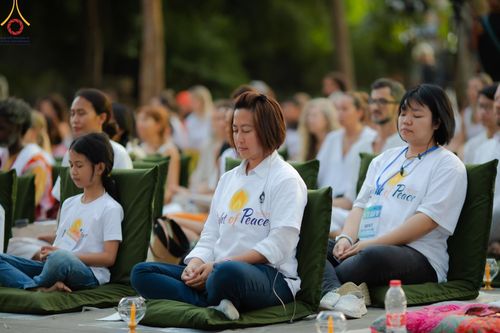 ภาพ No.156402:วัดพุทธบาหลีและวัดพระธรรมกาย จัดปฏิบัติธรรมนานาชาติ 1,151 คนจาก 78 ประเทศ ใน "วันสันติภาพสากล" ณ บาหลี อินโดนีเซีย วันเสาร์ที่ 21 กันยายน พ.ศ. 2567 เวลา 16.00-21.00 น. ณ พิพิธภัณฑ์ ARMA เมืองอูบุด จังหวัดบาหลี ประเทศอินโดนีเซีย