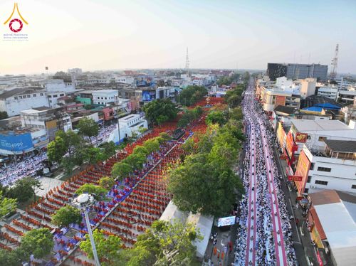 ภาพ No.312573:วันอาทิตย์ที่ 8 มีนาคม พ.ศ.2569 ทำบุญเมืองนครราชสีมา 558 ปี ตักบาตรพระ 10,000 รูป