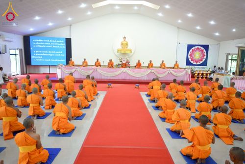 ภาพ No.278116:วันเสาร์ที่ 6 ธันวาคม พ.ศ. 2568 พิธีเวียนประทักษิณ ขอขมามอบผ้าไตร บรรพชาอุปสมบทหมู่ธรรมทายาท จำนวน 53 รูป โครงการอุปสมบทหมู่ รุ่นบูชาธรรมมหาปูชนียาจารย์ ประจำปี 2568 จังหวัดสระบุรี