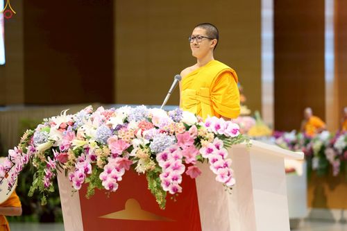 ภาพ No.236235:วันที่ 3 สิงหาคม พ.ศ. 2568 พิธีมุทิตาสักการะพระภิกษุ ผู้สอบได้เปรียญธรรม 9 ประโยค ระดับโลก ปีที่ 37, พิธีมอบโล่และทุนการศึกษา สำนักเรียนบาลีดีเด่นทั่วประเทศ ณ ห้องแก้วสารพัดนึก 1 วัดพระธรรมกาย