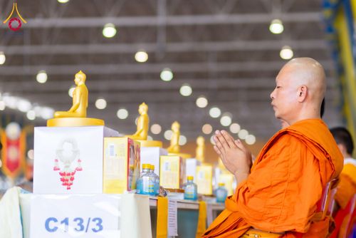 ภาพ No.59967:พิธีเจริญพระพุทธมนต์ "ฉลองอายุวัฒนมงคล 80 ปี หลวงพ่อธัมมชโย" พิธีถวายไทยธรรม คณะสงฆ์ 10,000 กว่าวัดทั่วประเทศ ในวันคุ้มครองโลก วันจันทร์ที่ 22 เมษายน พ.ศ. 2567 ณ สภาธรรมกายสากล วัดพระธรรมกาย จ.ปทุมธานี