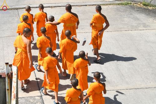 ภาพ No.174664:พิธีถวายภัตตาหารเมนูสวรรค์ เพื่อการบรรลุธรรม ณ หอฉันคุณยายอาจารย์ฯ วัดพระธรรมกาย วันที่ 23 พฤศจิกายน พ.ศ. 2567