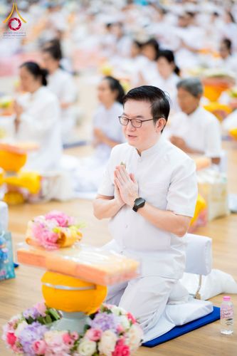 ภาพ No.270623:วันอาทิตย์ที่ 16 พฤศจิกายน พ.ศ. 2568 ถวายกองทุนโครงการอุปสมบทหมู่ 3,000 รูปทั่วไทย  รุ่นบูชาธรรมมหาปูชนียาจารย์ ณ ห้องแก้วสารพัดนึก 2 สภาธรรมกายสากล วัดพระธรรมกาย