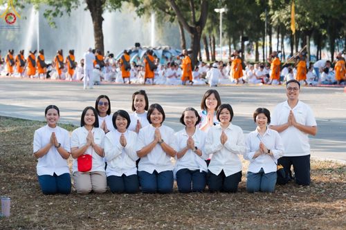 ภาพ No.191423:V.49 สารพัดV สารพัดดี ที่ธรรมยาตรา ในโครงการธรรมยาตรา กตัญญูบูชา มหาปูชนียาจารย์ พระมงคลเทพมุนี(สด จนฺทสโร) พระผู้ปราบมาร อนุสรณ์สถาน 7 แห่ง ปีที่ 13 ระหว่างวันที่ 2-31 มกราคม พ.ศ. 2568