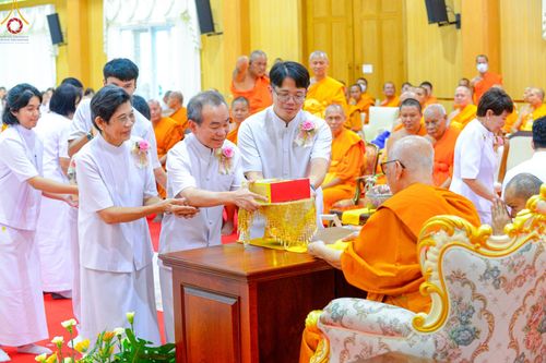 ภาพ No.89777:พิธีวางแผ่นจารึกชื่อ เพื่อนำไปประดิษฐานไว้ในฐานองค์พระประธาน เนื่องในโอกาสครบรอบ 10 ปี ศูนย์ปฏิบัติธรรมนครราชสีมา วันอาทิตย์ที่ 24 กันยายน พ.ศ. 2566