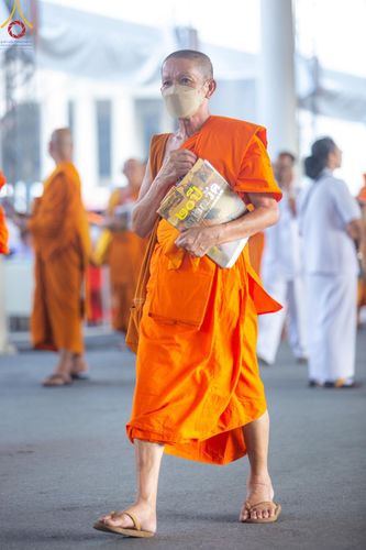 ภาพ No.60337:การต้อนรับพระสังฆาธิการ 10,000 กว่าวัดทั่วประเทศ พิธีมอบปัจจัยช่วยเหลือครู 4 จังหวัดชายแดนภาคใต้ พิธีปฏิบัติธรรม ในวันคุ้มครองโลก วันจันทร์ที่ 22 เมษายน พ.ศ.2567 ณ วัดพระธรรมกาย จ.ปทุมธานี