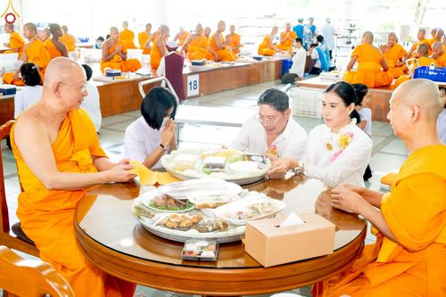 ภาพ No.234861:วันศุกร์ที่ 25 กรกฎาคม พ.ศ. 2568 (วันพระ แรม 15 ค่ำ เดือน 8) พิธีบุพเปตพลี ครั้งที่ 167 ร่วมอุทิศบุญแด่หมู่ญาติที่ล่วงลับไปแล้ว และสืบทอดอายุพระพุทธศาสนา ณ หอฉันคุณยายอาจารย์ฯ วัดพระธรรมกาย