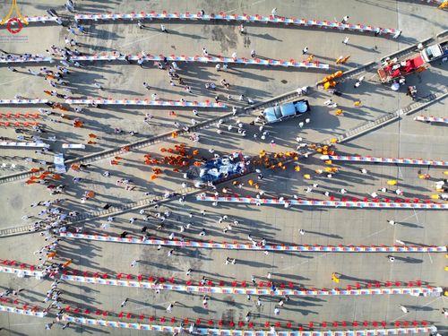 ภาพ No.218960:วันที่ 18-20 เมษายน พ.ศ. 2568 การเตรียมงานในลานธรรม , วิหารคด เพื่องานวันคุ้มครองโลก 22 เมษายน พศ. 2568