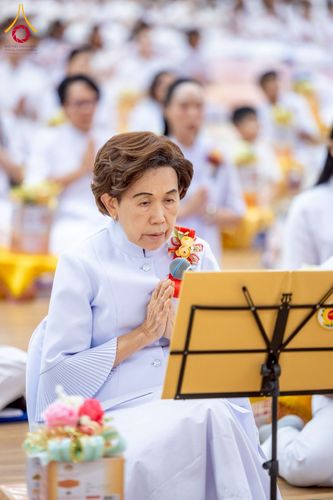 ภาพ No.239588:วันอาทิตย์ที่ 17 สิงหาคม พ.ศ. 2568 พิธีถวายคิลานเภสัช และอุปกรณ์ทางการแพทย์ แด่คณะสงฆ์ เนื่องในวันธรรมชัย ณ ห้องแก้วสารพัดนึก 2 สภาธรรมกายสากล วัดพระธรรมกาย