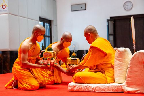 ภาพ No.84229:พิธีขอบรรพชา , พิธีขอสรณคมน์และศีล ,  พิธีรับบาตร , พิธีอุปสมบท ในโครงการบรรพชาอุปสมบทหมู่ธรรมทายาทรุ่นเข้าพรรษา และโครงการบรรพชาสามเณรโรงเรียนนานาชาติ รุ่นที่ 12 ณ โบสถ์พระไตรปิฎก วัดพระธรรมกาย วันที่ 22 กรกฎาคม พ.ศ. 2566