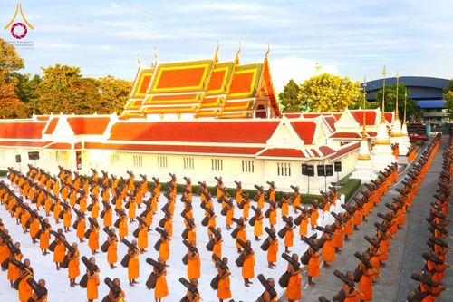 ภาพ No.197080:พระธรรมยาตราปฏิบัติธรรม และถ่ายภาพหมู่ประวัติศาสตร์ ณ วัดโบสถ์(บน) ตำบลบางคูเวียง อำเภอบางกรวย จังหวัดนนทบุรี ในโครงการธรรมยาตรา กตัญญูบูชา มหาปูชนียาจารย์ พระมงคลเทพมุนี(สด จนฺทสโร) พระผู้ปราบมาร อนุสรณ์สถาน 7 แห่ง ปีที่ 13 วันที่ 18 มกราคม พ.ศ. 2568