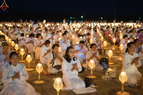 ภาพ No.91676:พิธีทอดผ้าป่า สร้างลานเอนกประสงค์พญานาค 4 ตระกูล จุดประทีปโคมลาน ถวายเป็นพุทธบูชา  สร้างความสว่างไสวให้กับแผ่นดินด้วยแสงธรรม วันอาทิตย์ที่ 29 ตุลาคม พ.ศ. 2566 ณ พุทธอุทยานนานาชาติ จังหวัดหนองคาย