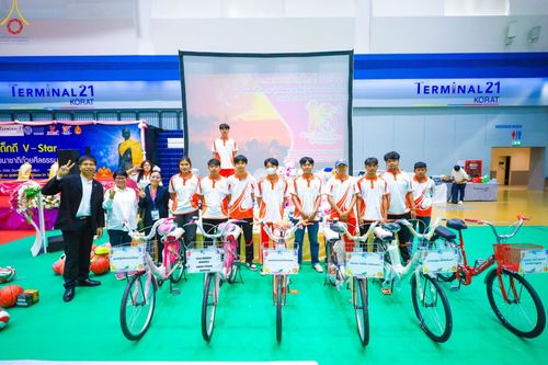 ภาพ No.103399:วันรวมพลังเด็กดี V-Star ผู้นำฟื้นฟูศีลธรรมโลก จังหวัดนครราชสีมา ณ เทอร์มินอล 21 โคราช ถ.มิตรภาพ ต.ในเมือง อ.เมืองนครราชสีมา จ.นครราชสีมา วันอังคารที่ 19 ธันวาคม พ.ศ. 2566