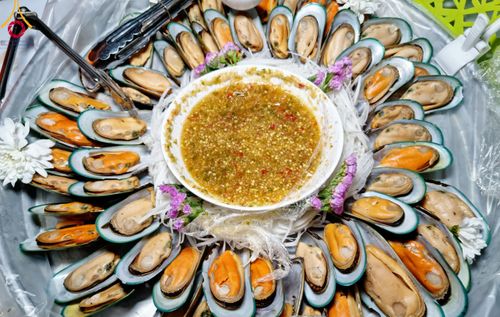 ภาพ No.115078:พิธีถวายภัตตาหารเป็นสังฆทาน แด่คณะพระธรรมยาตรา ปีที่ 12 วันที่ 19 มกราคม พ.ศ. 2567 ณ วัดโบสถ์(บน) บางคูเวียง จ.นนทบุรี