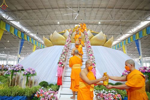 ภาพ No.77029:พิธีหล่อพระบรมพุทธเจ้า ในวันมาฆบูชา อาทิตย์ต้นเดือนที่ 6 มีนาคม พ.ศ. 2566 ณ วัดพระธรรมกาย จ.ปทุมธานี