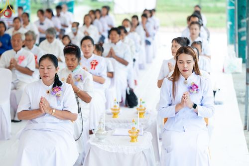 ภาพ No.146582:พิธีทอดผ้าป่าสร้างหลังคาอาคาร 80 ปี หลวงพ่อธัมมชโย ณ ศูนย์ปฎิบัติธรรมวิหารแดง จังหวัดสระบุรี วันอาทิตย์ที่ 28 กรกฎาคม พ.ศ. 2567