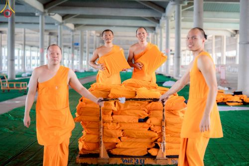 ภาพ No.220597:วันที่ 22 - 25 เมษายน พ.ศ. 2568 การต้อนรับพักค้างพระสังฆาธิการ และการเก็บงานพักค้าง เพื่องานวันคุ้มครองโลก ณ วัดพระธรรมกาย