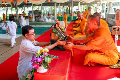 ภาพ No.101357:พิธีบรรพชาธรรมทายาท ในโครงการอุปสมบทบูชาธรรม มหาปูชนียาจารย์ พ.ศ. 2566 ณ วัดท่าสุวรรณ จ.ราชบุรี วันที่ 6 ธันวาคม พ.ศ. 2566