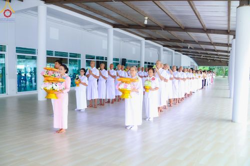 ภาพ No.186477:พิธีตัดปอย ปลงผม เวียนประทักษิณ  มอบบาตรผ้าไตร ขอขมาผู้ปกครอง และพิธีบรรพชาอุปสมบท  โครงการอุปสมบทหมู่บูชาธรรมมหาปูชนียาจารย์  ประจำปี 2567 ณ ศูนย์ปฏิบัติธรรมภาคใต้และวัดคงคาเลียบ อ.บางกล่ำ จ.สงขลา วันอาทิตย์ที่ 8 ธันวาคม พ.ศ. 2567