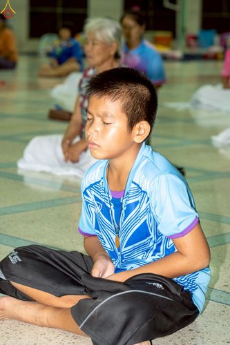 ภาพ No.235418:วันที่ 30-31 กรกฎาคม พ.ศ. 2568 วัดพระธรรมกาย มูลนิธิธรรมกาย ร่วมกับศูนย์ส่งเสริมศีลธรรมจังหวัดสุรินทร์ เปิดศูนย์พักพิงชั่วคราวเพื่อช่วยเหลือประชาชน ผู้อพยพจากเหตุปะทะกันตามแนวชายแดน ไทย-กัมพูชา ตั้งแต่วันที่ 24 กรกฎาคม พ.ศ.2568 เป็นต้นไป