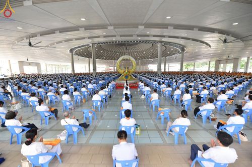 ภาพ No.162152:พิธีถวายภัตตาหารเมนูสวรรค์ เนื่องในวันออกพรรษา (ขึ้น 15 ค่ำ เดือน 11) วันพฤหัสบดีที่ 17 ตุลาคม พ.ศ. 2567 ณ หอฉันคุณยายอาจารย์ฯ วัดพระธรรมกาย