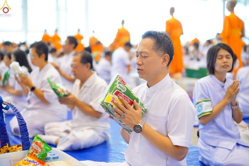 ภาพ No.243498:วันที่ 7 กันยายน พ.ศ. 2568 พิธีตักบาตร ข้าวสารอาหารแห้ง ในวันครูผู้ค้นพบวิชชาธรรมกาย ณ บ้านแก้วเรือนทองคุณยายฯ สภาธรรมกายสากล วัดพระธรรมกาย