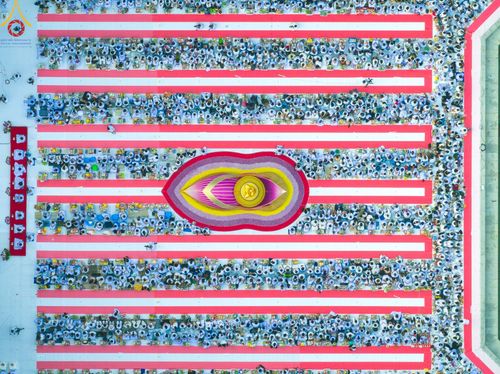 ภาพ No.107396:พิธีตักบาตรพระธรรมยาตราฯ ในโครงการธรรมยาตรากตัญญูบูชา มหาปูชนียาจารย์ พระมงคลเทพมุนี(สด จนฺทสโร) พระผู้ปราบมาร ปีที่ 12 ณ อนุสรณ์สถานมหาวิหารพระมงคลเทพมุนี อ.สองพี่น้อง จ.สุพรรณบุรี วันที่ 7 มกราคม พ.ศ. 2567