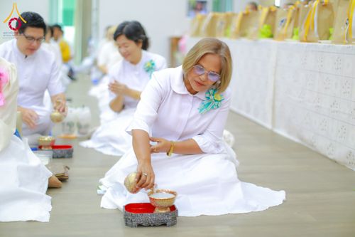 ภาพ No.197577:พิธีถวายสังฆทานคณะสงฆ์ 2 นิกายเชื่อมสัมพันธ์ไทย-เกาหลี วันอาทิตย์ที่ 5 มกราคม พ.ศ. 2568 ณ อาคารชมรมภาวนารักษ์ วัดพระธรรมกาย อำเภอคลองหลวง จังหวัดปทุมธานี