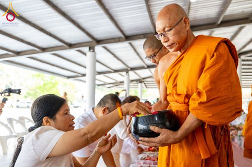 ภาพ No.212451:วันเสาร์ที่ 22 มีนาคม พ.ศ. 2568 พิธีถวายสังฆทานแด่คณะสงฆ์ 323 วัด ปีที่ 21 ครั้งที่ 175 พิธีมอบกองทุนหนุนแรงใจช่วยครูใต้ ปีที่ 18 ครั้งที่ 139 และพิธีทำบุญอุทิศส่วนกุศลให้ผู้วายชนม์ ณ ศูนย์ปฏิบัติธรรมภาคใต้ อำเภอบางกล่ำ จังหวัดสงขลา