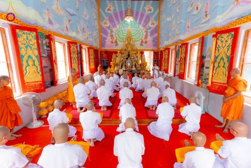 ภาพ No.231810:วันเสาร์ ที่ 5 กรกฎาคม พ.ศ. 2568 พิธีบรรพชา อุปสมบท โครงการอุปสมบท บูชาธรรมมหาปูชนียาจารย์ รุ่นเข้าพรรษา ณ วัดเกาะแก้วประชานุรักษ์ อ.วังทอง  จ.พิษณุโลก
