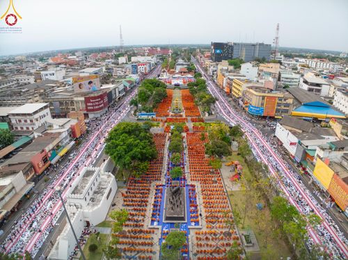 ภาพ No.126063:พิธีทำบุญเมืองนครราชสีมา ฉลอง 556 ปี ตักบาตรพระ 10,000 รูป ในวันเสาร์ที่ 2 มีนาคม พ.ศ.2567 ณ อนุสาวรีย์ท้าวสุรนารี จ.นครราชสีมา จัดโดย คณะสงฆ์จังหวัดนครราชสีมา ร่วมกับสำนักงานจังหวัดนครราชสีมา