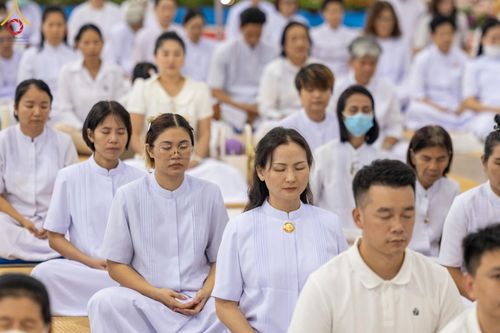 ภาพ No.159179:พิธีบูชาข้าวพระ ในวันอาทิตย์ต้นเดือน วันที่ 6 ตุลาคม พ.ศ. 2567 ณ สภาธรรมกายสากล วัดพระธรรมกาย