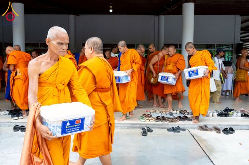 ภาพ No.226018:วันเสาร์ที่ 24 พฤษภาคม พ.ศ. 2568 พิธีถวายสังฆทาน 323 วัด ปีที่ 21 ครั้งที่ 177 พิธีมอบกองทุนหนุนแรงใจช่วยครูใต้ ปีที่ 18 ครั้งที่ 141 และพิธีทำบุญอุทิศส่วนกุศลให้ผู้วายชนม์ ณ ศูนย์ปฏิบัติธรรมภาคใต้ จ.สงขลา