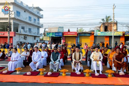 ภาพ No.212996:วันที่ 14 - 15 มีนาคม พ.ศ. 2568 คณะสงฆ์และสามเณรเดินธรรมยาตรา ในโครงการบวชสามเณรเนปาล 500 รูป ไปยังสถานที่รอบมายาเทวีและลุมพินีเกรด ณ ลุมพินี ประเทศเนปาล