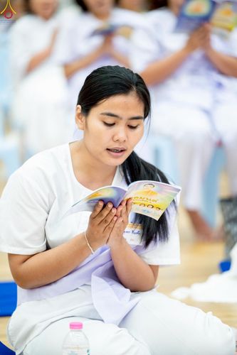 ภาพ No.242818:วันที่ 29-31 สิงหาคม พ.ศ. 2568 องค์กรภาคีเครือข่าย “บวร” (บ้าน-วัด-โรงเรียน-ราชการ) อ.คลองหลวง จัดบวชอุบาสิกาแก้ว ถวายพระราชกุศลแด่สมเด็จพระพันปีหลวง - กตัญญูบูชาแด่ผู้มีพระคุณ