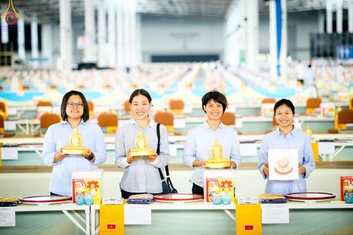 ภาพ No.59736:V.39 ทุ่มสุดใจ ธรรมชัย 80 ปี การเตรียมงาน การปฏิบัติงาน ของเจ้าหน้าที่หน่วยงานต่างๆ เพื่อพิธีฉลองอายุวัฒนมงคล 80 ปี หลวงพ่อธัมมชโย และรับถวายมหาสังฆทาน 10,000 กว่าวัดทั่วประเทศ ในวันคุ้มครองโลก จันทร์ที่ 22 เมษายน พ.ศ. 2567