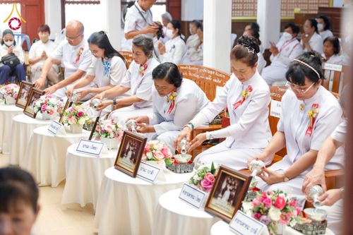 ภาพ No.202242:พิธีเจริญพระพุทธมนต์ ปฏิบัติธรรม มอบทุนการศึกษา ถวายสังฆทาน 108 วัด เพื่อถวายเป็นพุทธบูชา และขับเคลื่อนโครงการหมู่บ้านรักษาศีล 5 โดยคณะสงฆ์จังหวัดนครปฐม คณะศิษยานุศิษย์วัดพระธรรมกาย โครงการธรรมยาตรา ปีที่ 13 ณ วัดบางปลา อำเภอบางเลน จังหวัดนครปฐม