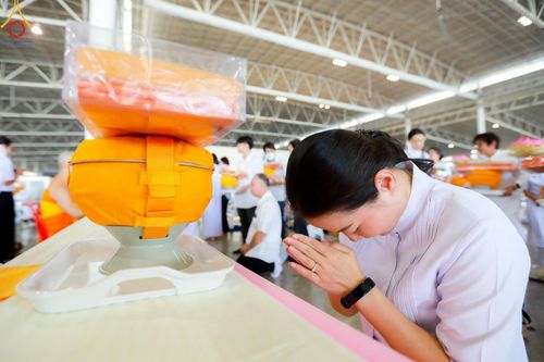 ภาพ No.131686:พิธีร่วมบุญบรรพชาสามเณร 5,000 รูป ณ บ้านแก้วเรือนทองคุณยาย สภาธรรมกายสากล วัดพระธรรมกาย วันเสาร์ที่ 23 มีนาคม พ.ศ. 2567