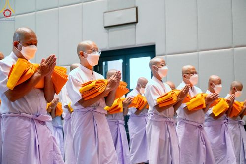 ภาพ No.141429:พิธีบรรพชาอุปสมบท โครงการอุปสมบทหมู่รุ่นผู้บริหาร รุ่นที่ 14 โครงการอุปสมบทหมู่ธรรมทายาท ระดับอุดมศึกษา รุ่นที่ 51 ภาคฤดูฝน ณ โบสถ์พระไตรปิฎก วัดพระธรรมกาย ในวันเสาร์ที่ 15 มิถุนายน พ.ศ. 2567