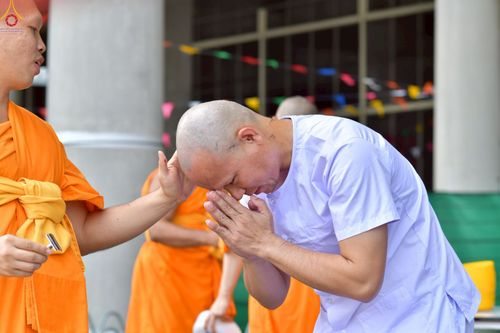ภาพ No.230874:วันที่ 28 มิถุนายน พ.ศ. 2568 พิธีตัดปอยผมและปลงผม โครงการบวชพระนานาชาติ AEC & WAB รุ่นที่ 9 ณ วิหารคด 2 วัดพระธรรมกาย