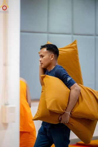 ภาพ No.60618:V.38 ทุ่มพลังเพื่อพ่อครบ 80 ปี ภาพการเตรียมงานของหน่วยงานต่างๆ เพื่อพิธีฉลองอายุวัฒนมงคล 80 ปี หลวงพ่อธัมมชโย และรับถวายมหาสังฆทาน 10,000 กว่าวัดทั่วประเทศ ในวันคุ้มครองโลก วันจันทร์ที่ 22 เมษายน พ.ศ. 2567