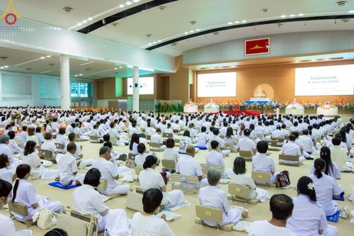 ภาพ No.222864:วันอาทิตย์ต้นเดือนที่ 4 พฤษภาคม พ.ศ. 2568 พิธีบูชาข้าวพระ ณ สภาธรรมกายสากล วัดพระธรรมกาย