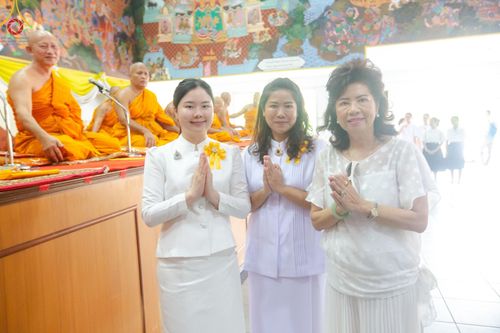 ภาพ No.162825:โครงการกฐินสามัคคีทั่วไทย 30,000 วัด บูชาธรรม 80 ปี หลวงพ่อธัมมชโย โดย คณะศิษยานุศิษย์วัดพระธรรมกาย ณ วัดโบสถ์บน จ.นนทบุรี วันที่ 19 ตุลาคม พ.ศ. 2567