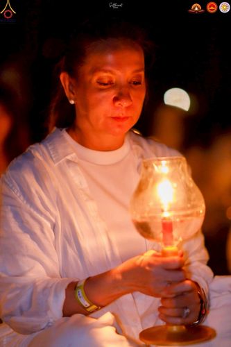 ภาพ No.224574:วันจันทร์ที่ 12 พฤษภาคม พ.ศ. 2568  ชาวพุทธในอินโดนีเซีย ร่วมฉลองวิสาขบูชาจุดประทีปกว่า 200,000 ดวง ณ พระมหาเจดีย์บรมพุทโธ  เจริญพุทธมนต์ถวาย “พระวชิรเกล้าเจ้าอยู่หัว”