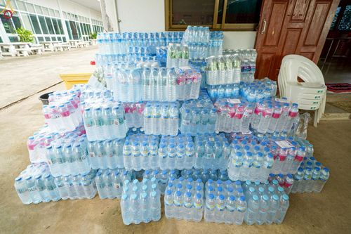 ภาพ No.235494:วันที่ 30-31 กรกฎาคม พ.ศ. 2568 วัดพระธรรมกาย มูลนิธิธรรมกาย ร่วมกับศูนย์ส่งเสริมศีลธรรมจังหวัดสุรินทร์ เปิดศูนย์พักพิงชั่วคราวเพื่อช่วยเหลือประชาชน ผู้อพยพจากเหตุปะทะกันตามแนวชายแดน ไทย-กัมพูชา ตั้งแต่วันที่ 24 กรกฎาคม พ.ศ.2568 เป็นต้นไป